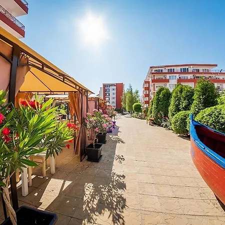 Roof Sea View 167,2loznice,4-7 Osob Апартаменты Свети-Влас