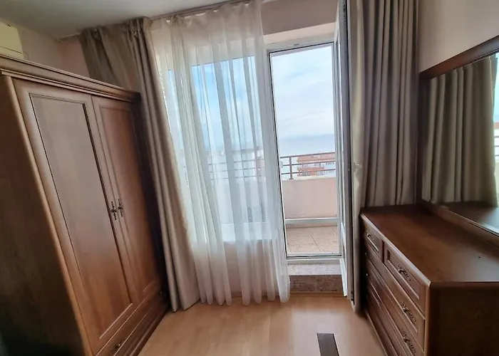 Roof Sea View 167,2loznice,4-7 Osob * Свети Влас